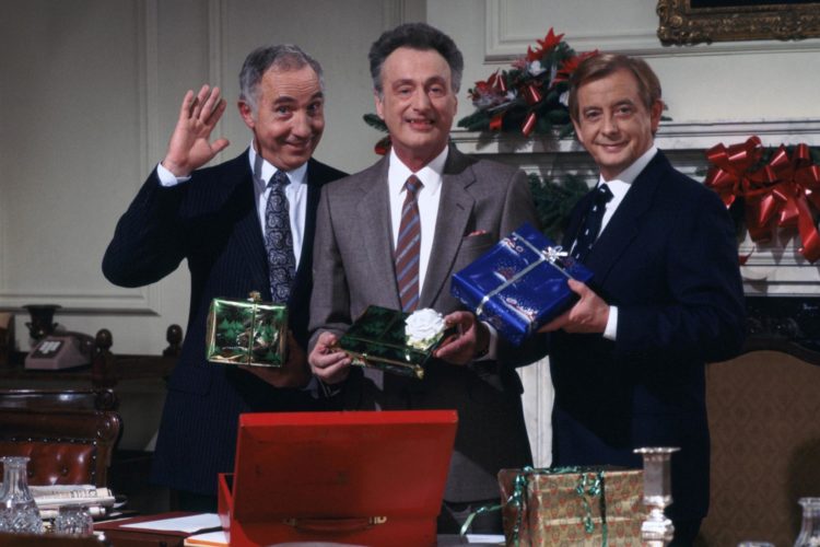 Prime Minister and Basil Brush star, Derek Fowlds dies Sound Asia