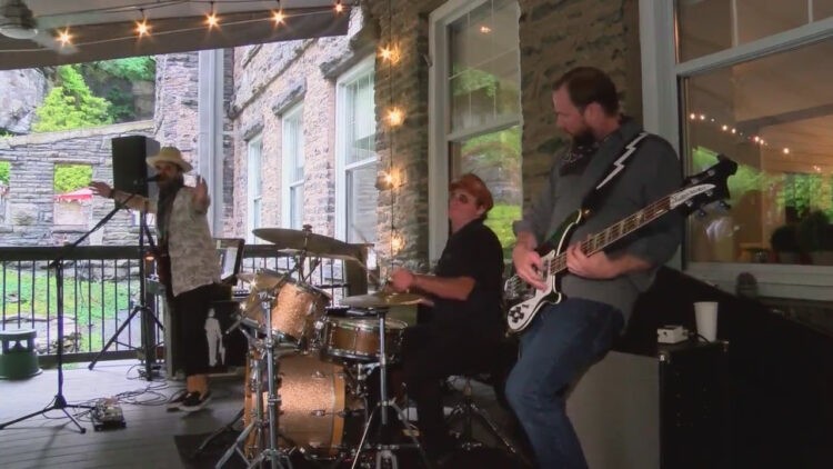 Concert on Lake Wallenpaupack brings back live music to area