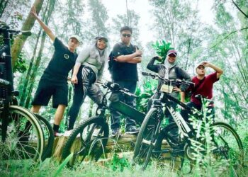 Celebs and their grown-up kids, Entertainment News & Top Stories