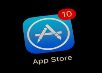 Apple’s app stores open new privacy window for customers