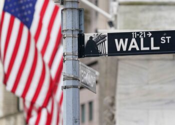 Asian stocks advance after Trump signs $900B aid package