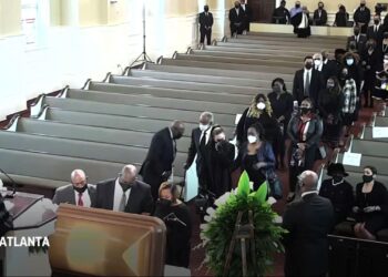 Family, celebrities mourn one-time home run king – Yahoo News