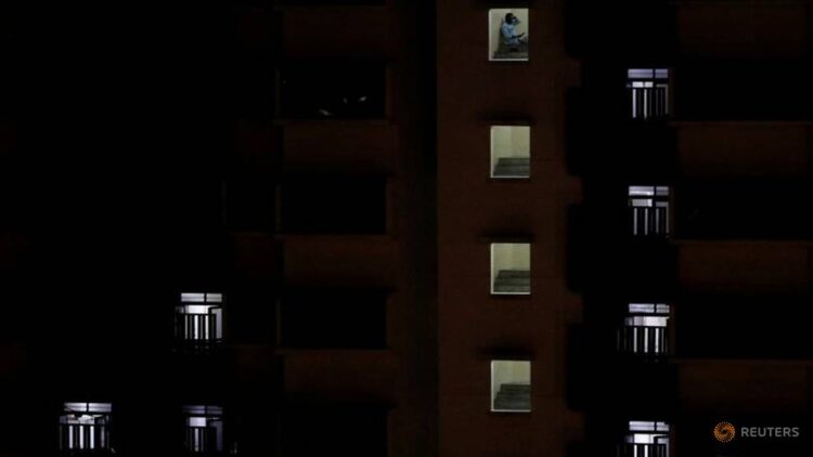 Vaccinated worker infected with COVID-19: More than 1,500 in same dorm test negative