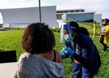 States scale back vaccine orders as interest in shots wanes | Top Stories