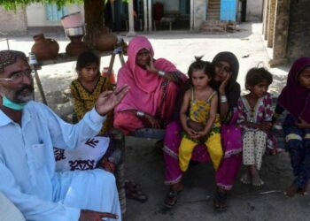 ‘Hero’ family rushes to aid Pakistan train crash victims