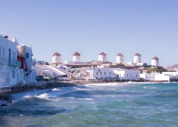 Covid curfew, music ban on Greek party island Mykonos