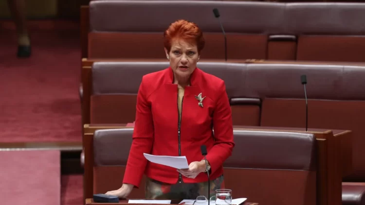 Pauline Hanson gives PM ultimatum over vaccine mandates