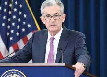 Bond Traders Stunned by Hawkish Fed Sound Growth Alarm