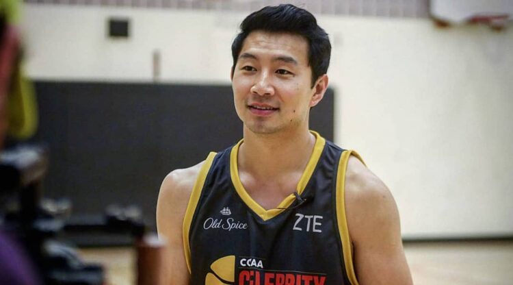 Simu Liu & Jeremy Lin star in celebrity basketball game in Toronto