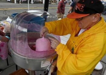 Rain can’t dampen spirits at Gold Dust Day – Medford News, Weather, Sports, Breaking News