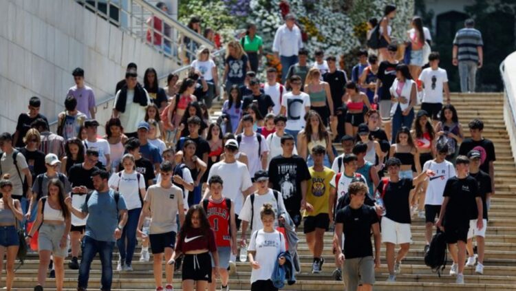 Hit by COVID-19, EU population shrinks for second year running: Eurostat