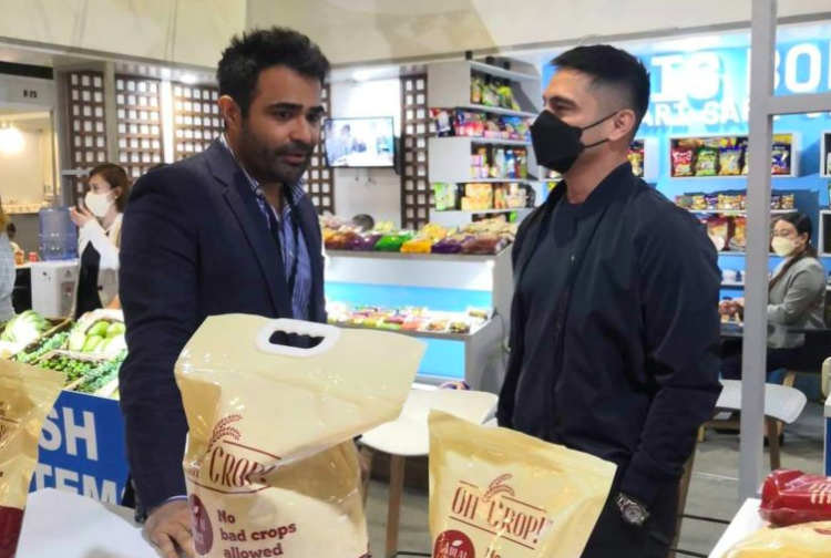 Company draws an audience in its IFEX booth with Marvin Agustin – Manila Bulletin