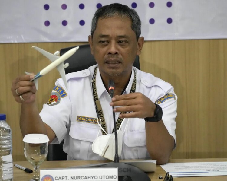 Report: Failure to fix throttle led to Indonesia plane crash