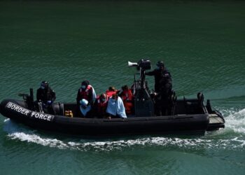 UK Border Force workers announce Christmas strike