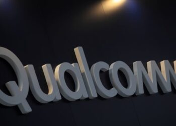 Qualcomm launches auto chip to handle both assisted driving and entertainment