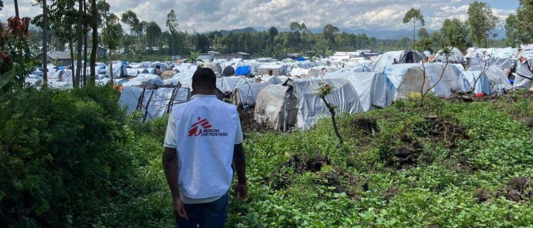 Stories from MSF aid workers about lives uprooted | Doctors Without Borders