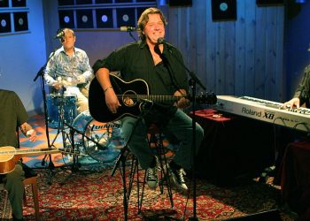 “The priorities of the first Asia were to make it a success. Yet when we had it, we were so stupid it was unbelievable:” How the supergroup admitted mistakes and worked them out via their patchy Phoenix album